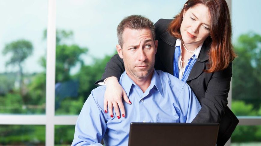 Homens não denunciam, mas também são vítimas de assédio sexual